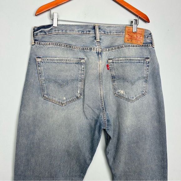 Levi’s 501 36X32 men’s button fly distressed straight leg jeans light blue - Picture 4 of 12